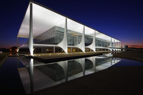 Governo em pânico libera R$ 3,2 bi para tentar barrar anistia de Bolsonaro