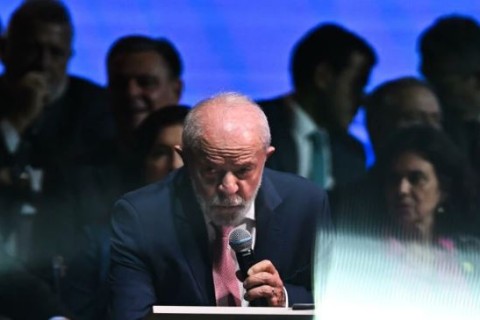 Rejeição a Lula dispara e bate recorde: Até católicos viram maioria contra governo diz pesquisa