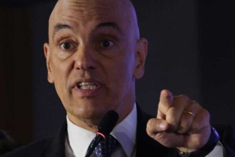 Moraes dá 48h para Bolsonaro explicar documento com pedido de asilo à Argentina