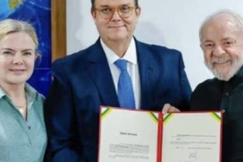 Novo ministro da Previdência apoiou emenda que abriu brecha para fraudes e foi alertado sobre irregularidades no INSS