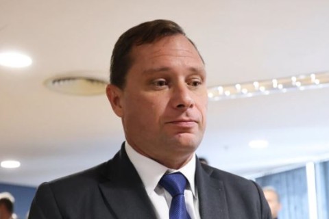 Moraes manda Mauro Cid tirar tornozeleira e iniciar pena