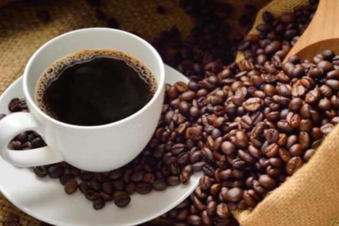 Café deve subir até 15% no Brasil nas próximas semanas, alerta associação